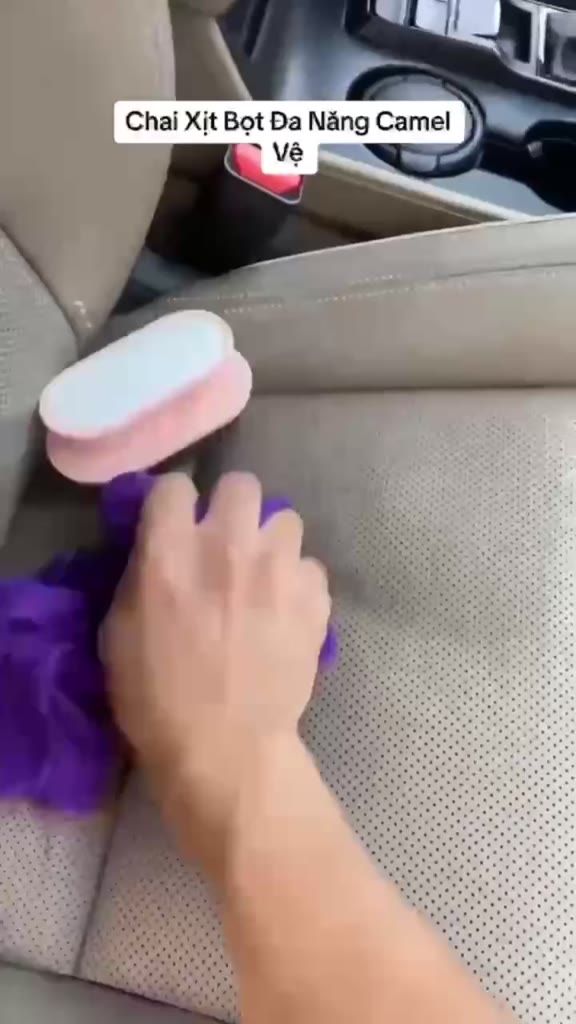 Chai xịt bọt vệ sinh nội thất ô tô Foam Cleaner - Xịt bọt vàng CAMEL