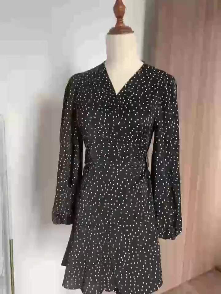 Váy hoa nhí dài tay CHẤM BI cổ chữ V xinh xắn | BigBuy360 - bigbuy360.vn