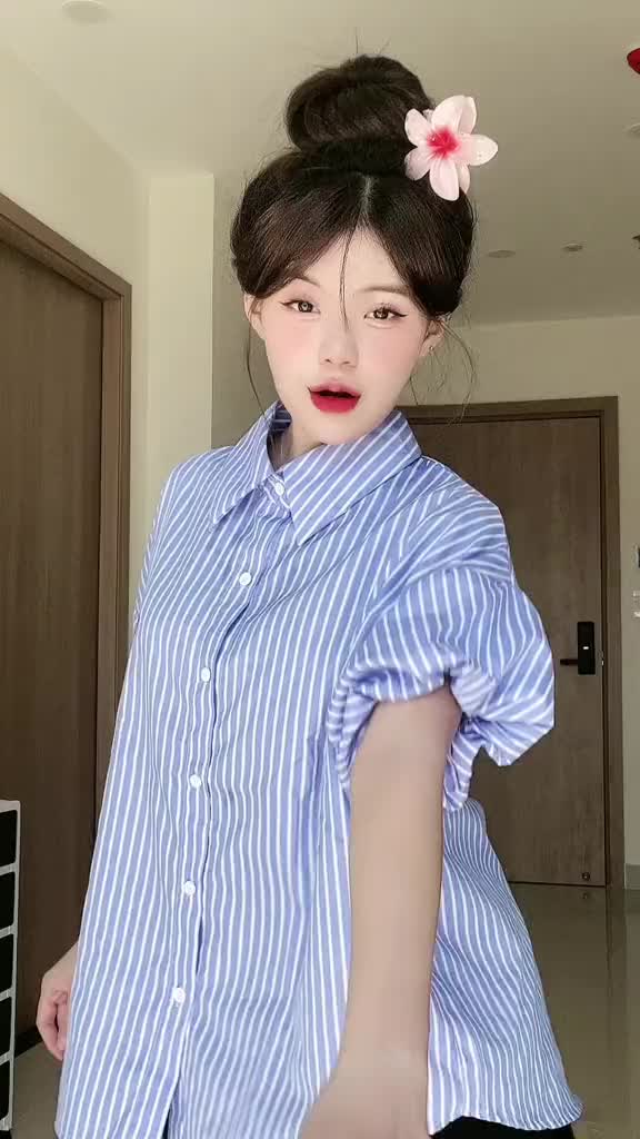 [ẢNH HAVANA CHỤP] Áo sơ mi kẻ sọc basic tay bồng thêu logo trái tim O284 | BigBuy360 - bigbuy360.vn