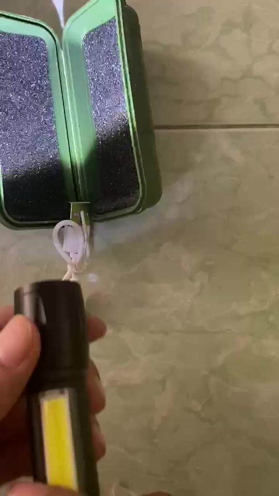 Đèn pin cầm tay MINI Siêu Sáng