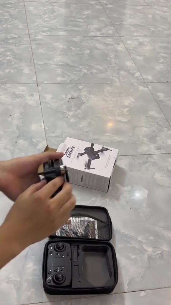 Flycam Mini Giá Rẻ Drone E88 Pro, Máy Bay Điều Khiển Từ Xa 4 Cánh Cao Cấp 2 Camera Pin 1800mAh bay 18 Phút | BigBuy360 - bigbuy360.vn