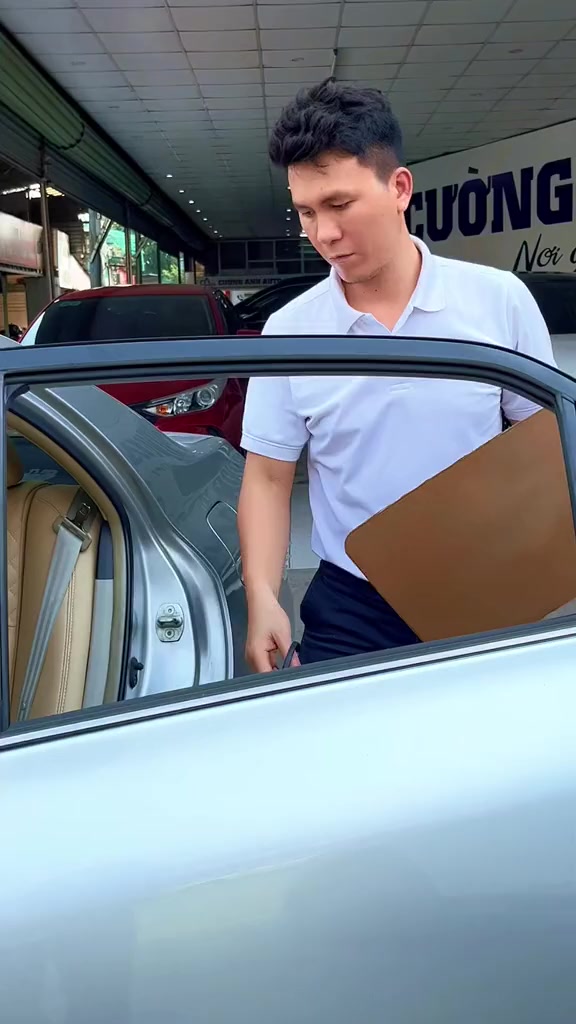 Gợi ý những mẫu tấm che nắng ô tô cách nhiệt đáng mua