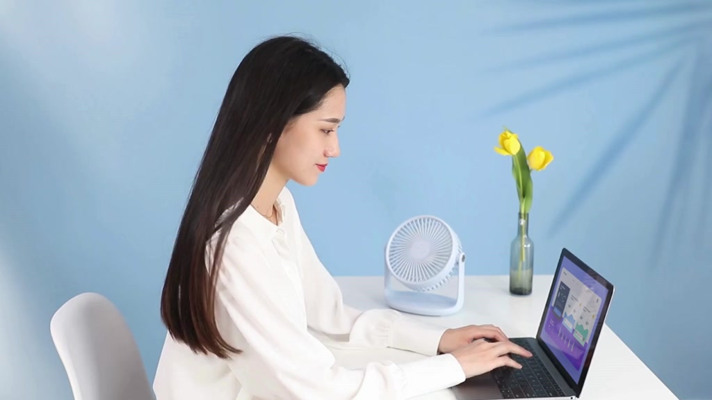 Quạt Tích Điện Yoobao F2 PRO 10000mAh Dung Lượng Pin Lớn Chạy Liên Tục 50h, 3 Tốc Độ Gió, Yên Tĩnh quạt sạc | BigBuy360 - bigbuy360.vn