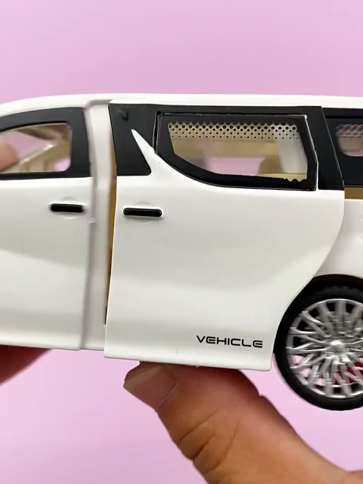 Xe mô hình Alphard có đèn ,âm thanh, mở 6 cửa, tỉ lệ 1:32