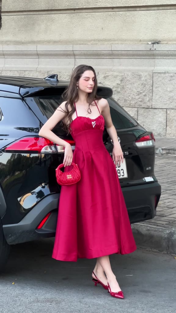 RECHIC Đầm ngắn Rica dáng A cách điệu ngực đính hoa sang trọng thanh lịch | BigBuy360 - bigbuy360.vn