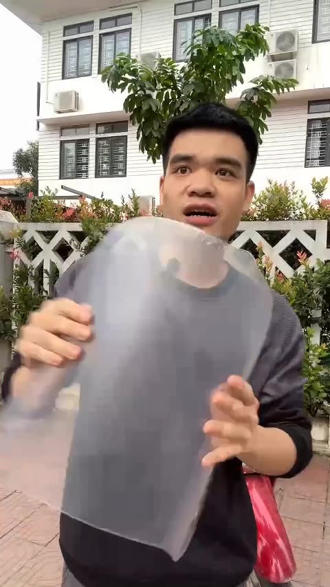 Kính chắn gió chắn bụi