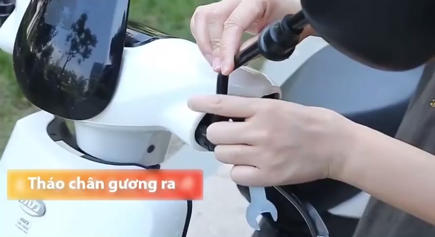 Giá Đỡ - Kẹp Điện Thoại Gắn Xe Máy C2 Loại xịn Chống cướp giật. | BigBuy360 - bigbuy360.vn