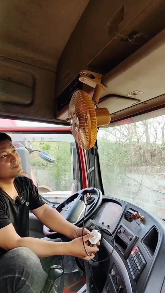 Quạt Kẹp Ô Tô 12V - 24V Lồng Sắt Cao Cấp