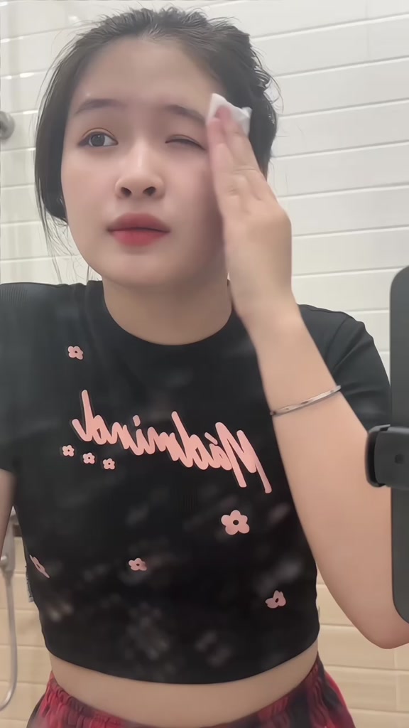 Bộ Sữa rửa mặt Grace Face Refresh 200ml, Tẩy da chết Aloe Peeling Gel 200ml và Nước tẩy trang Micellar Water 200ml | BigBuy360 - bigbuy360.vn