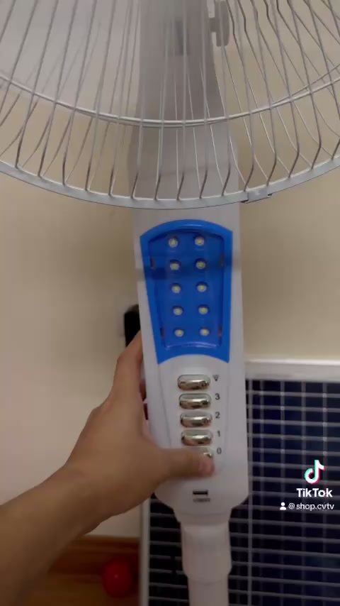 QUẠT SỬ DỤNG NĂNG LƯỢNG MẶT TRỜI MẪU MỚI NHẤT