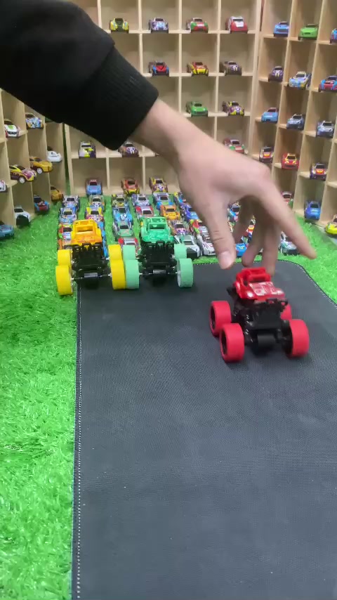 Thùng 50 Xe Ô Tô Đồ Chơi Tặng Kèm 2 Xe Địa Hình