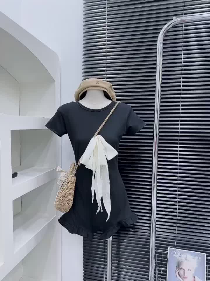 Bikini Swimsuit Tay Ngắn 1 Mảnh Đính Nơ Ren Lụa Dáng Ôm Body Kín Đáo Phối Ống Sum Ren Đầm Nữ Đi Biển Dáng Đùi Khóa Lưng | BigBuy360 - bigbuy360.vn