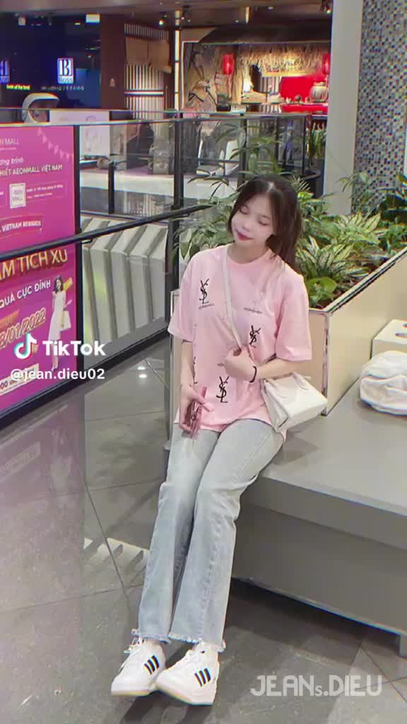 Quần bò ống đứng xanh nhạt gấu tua rua, Quần jean ống đứng lưng cao xanh nhạt tôn dáng gấu tua rua 2024 D 27 | BigBuy360 - bigbuy360.vn