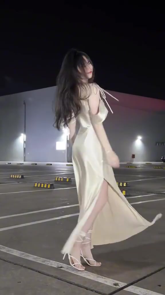 Váy Nữ Lụa Dự Tiệc Dáng Dài Trễ Vai NV636