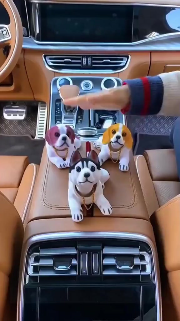 Cún yêu gật gù dễ thương trang trí taplo xe hơi