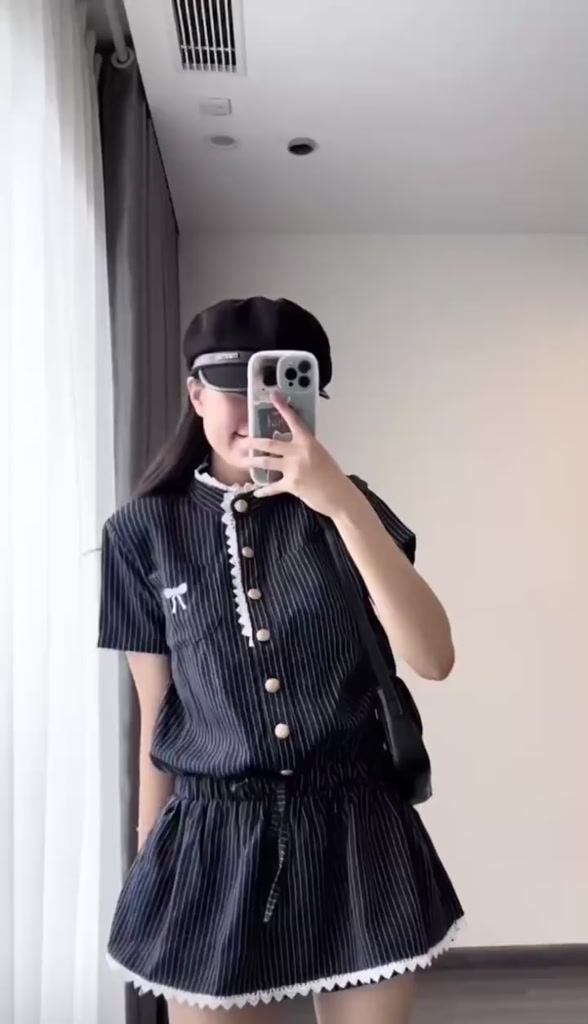 (Có ảnh thật) Jumpsuit nữ váy kẻ cổ tàu phối viền ren cúc đồng đính nơ ngực chun eo phong cách tiểu thư thanh lịch | BigBuy360 - bigbuy360.vn