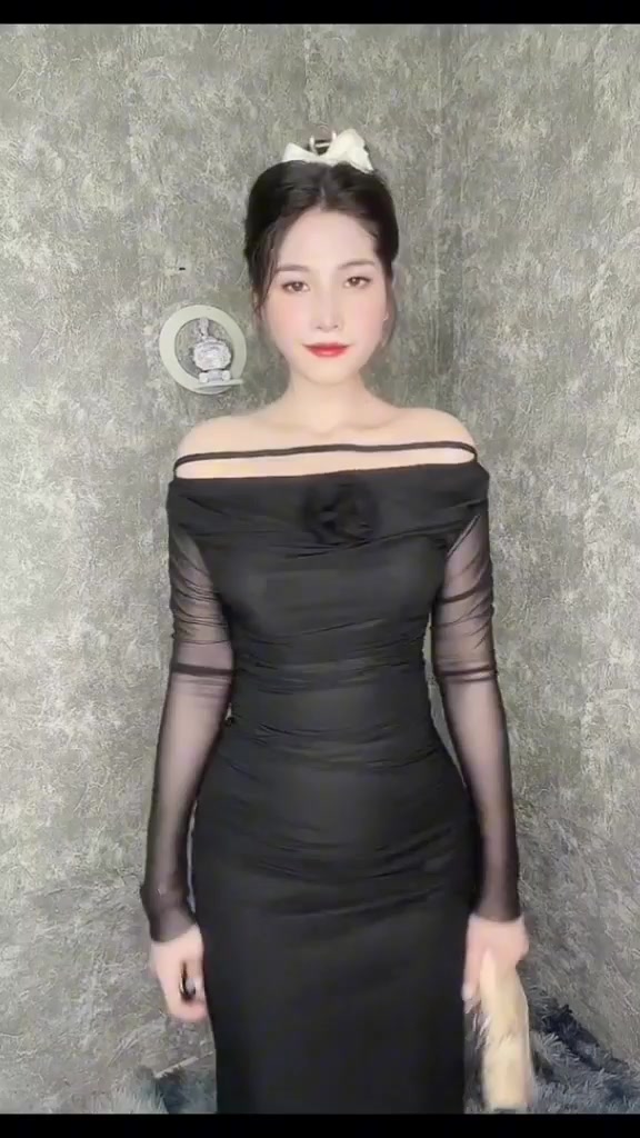 Váy Body Đuôi Cá Đính Hoa Ngực Thời Trang | BigBuy360 - bigbuy360.vn