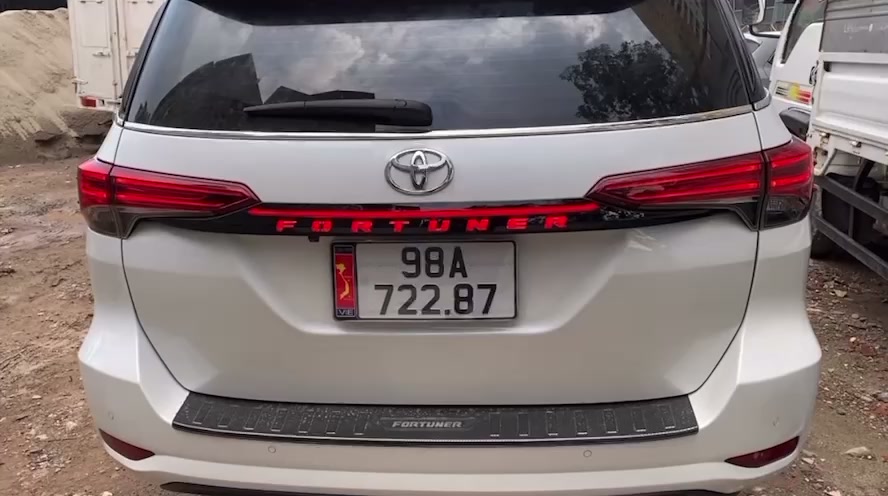 Led cốp sau xe Fortuner