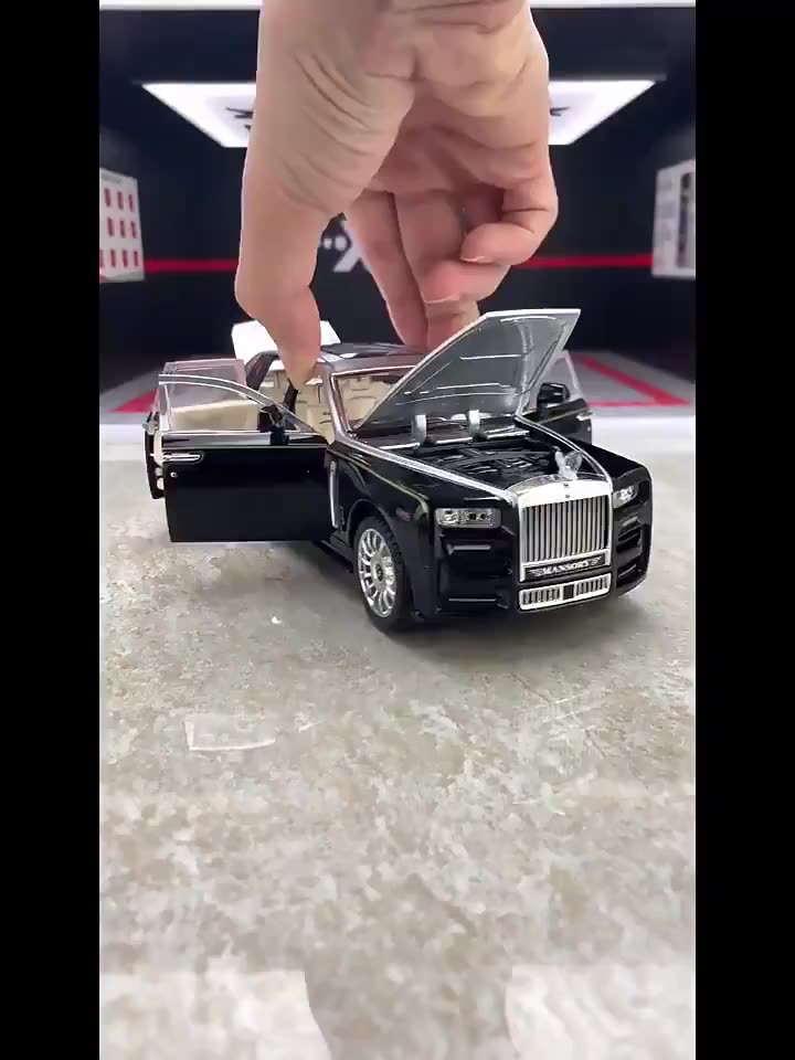 [🚚 Free shipping] Mô hình xe ô tô Rolls Royce Phantom VIII tỷ lệ 1:24 bằng kim loại fo