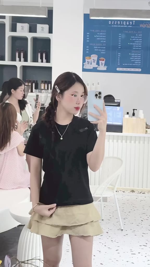 Áo Thun Form Fit Mẫu Kiss Me. Áo Baby Tee Chất Cotton Co Giãn | BigBuy360 - bigbuy360.vn