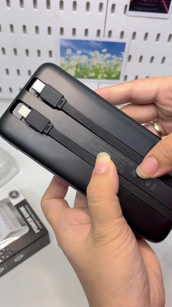 Sạc dự phòng 30000mAh Gutek GT229 sạc nhanh 22,5W pin dung lượng lớn tích hợp dây cáp cho điện thoại | BigBuy360 - bigbuy360.vn