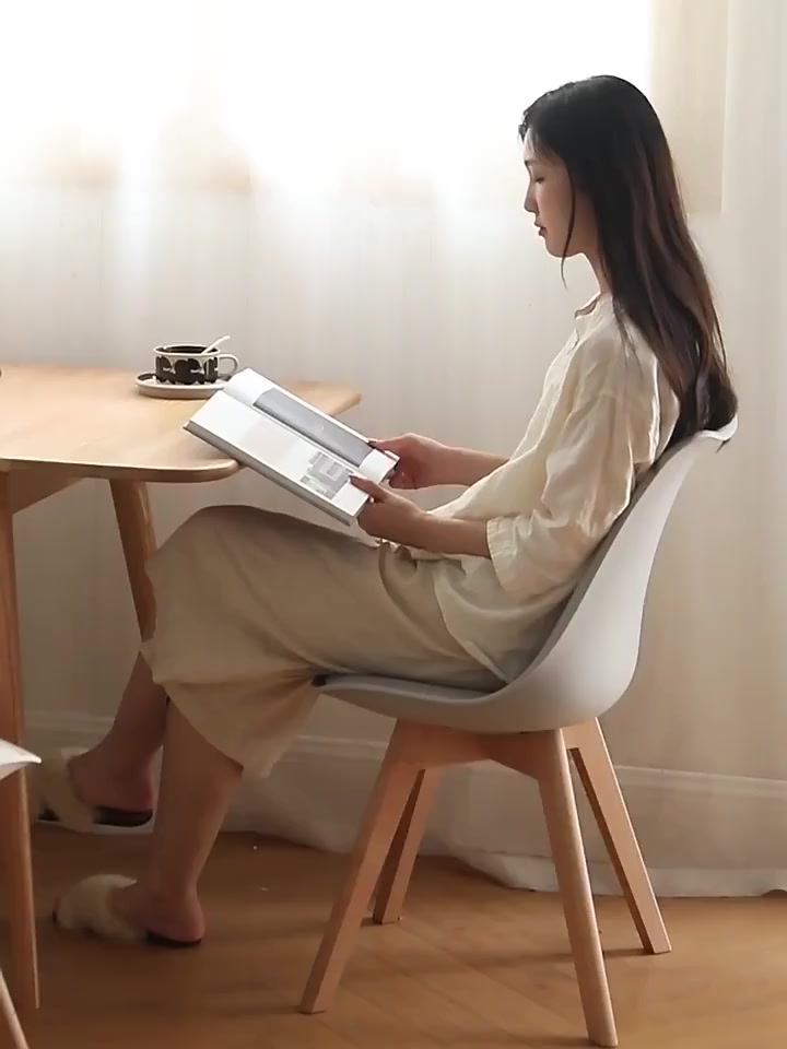 PlasLiving Ghế ăn Ghế nhựa Ghế bàn ăn tựa lưng nhựa chân gỗ tự nhiên đệm ngồi êm phong cách Bắc Âu | BigBuy360 - bigbuy360.vn