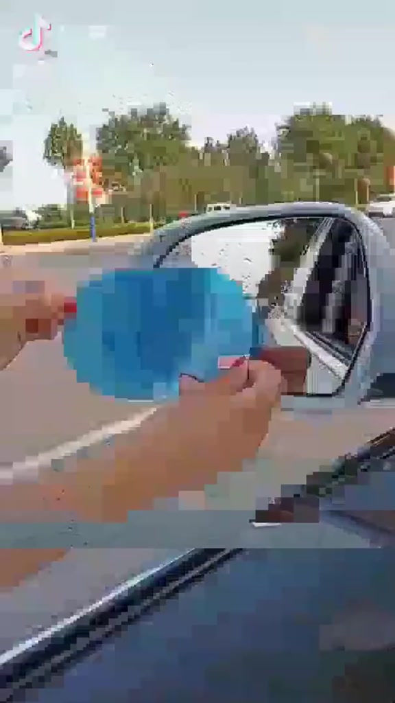 Gợi ý các mẫu dán kính ô tô chống mưa hiệu quả