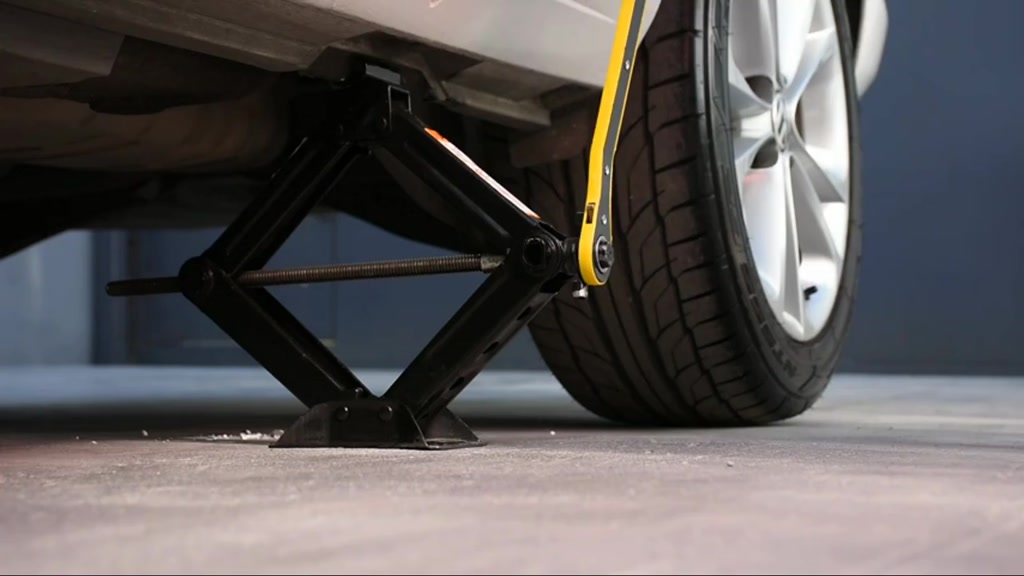 Kích nâng gầm xe ô tô chữ A đầu bám xoay 360 độ