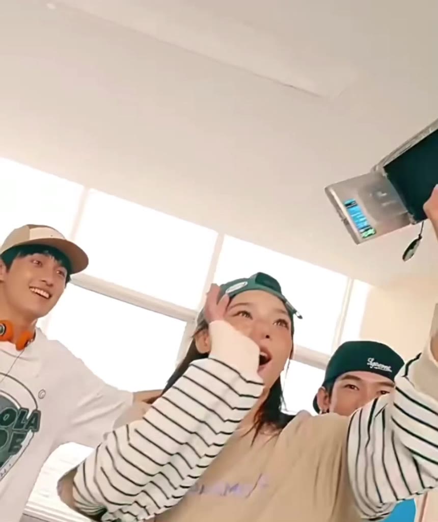 Áo thun form rộng unisex SUNTEE STFR002 phong cách basic in hình 001 vải cotton 250GSM cao cấp | BigBuy360 - bigbuy360.vn