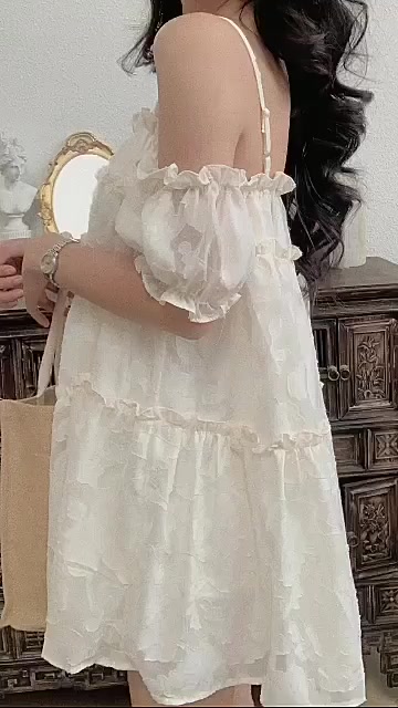 đầm hai dây babydoll đi biển váy 2 dây trễ vai hoa dập nổi tiểu thư xinh xắn bánh bèo đi du lịch V406 SUTANO