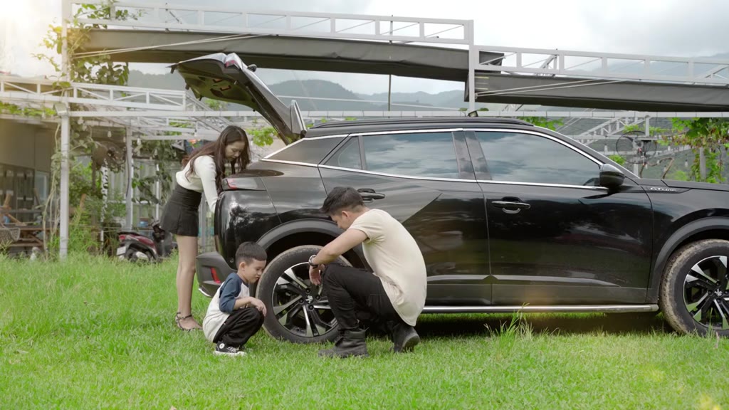 Gợi ý các mẫu kích bình ô tô Vietmap Live Plus đa năng, tiện lợi