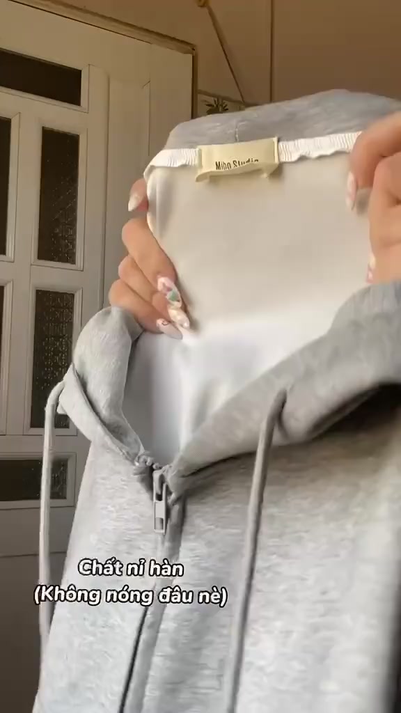 Gợi ý áo khoác hoodie zip croptop phù hợp cho nhiều phong cách