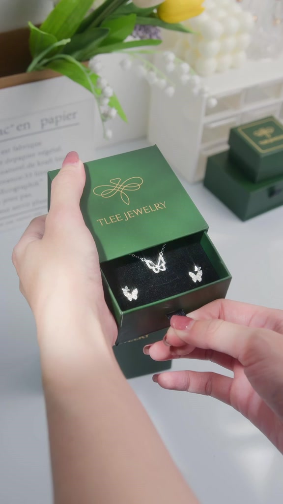 Dây chuyền bạc nữ TLEE mẫu hồ điệp cánh mỏng nạm đá nữ tính TLEE JEWELRY D0108 | BigBuy360 - bigbuy360.vn