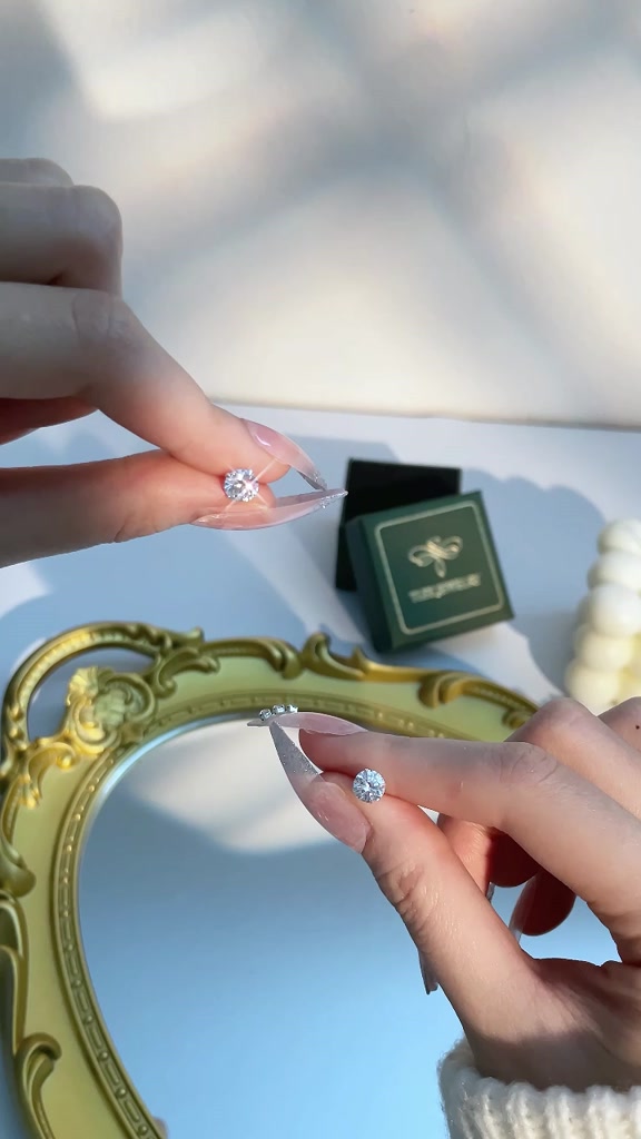 Khuyên tai bạc nữ TLEE nụ đá nhiều size lấp lánh nhỏ xinh TLEE JEWELRY B0206 (1 chiếc) | BigBuy360 - bigbuy360.vn