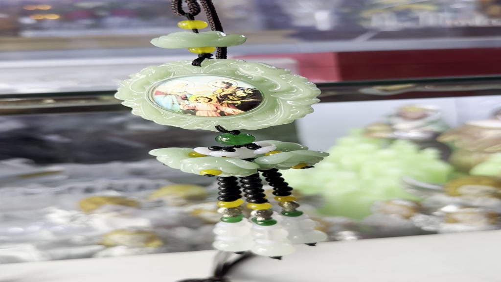 Dây treo xe ô tô Công Giáo Màu Đá Cẩm Thạch 2 Mặt