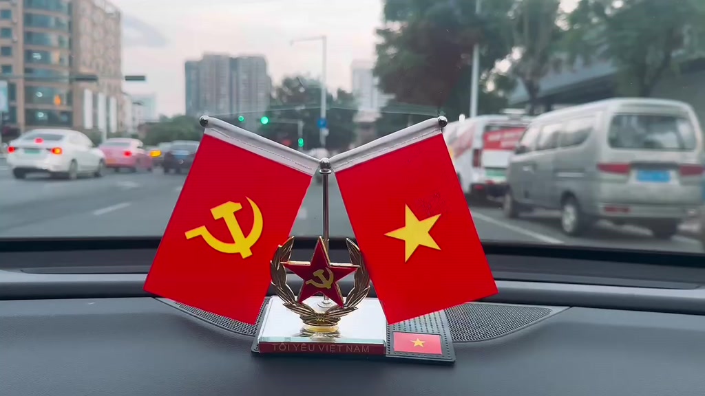Bộ cờ Tổ Quốc và cờ Đảng CSVN trang trí ô tô bàn làm việc văn phòng