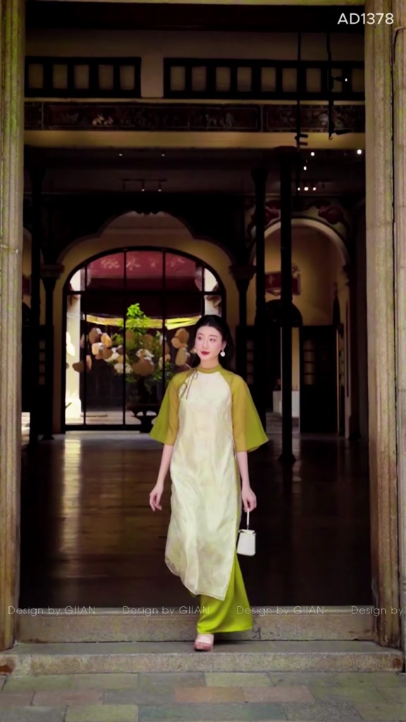 Áo dài cách tân nữ Giian 4 tà dáng suông thiết kế tay loe cổ tròn lệch đính nơ họa tiết hoa in nổi cao cấp AD1378 | BigBuy360 - bigbuy360.vn