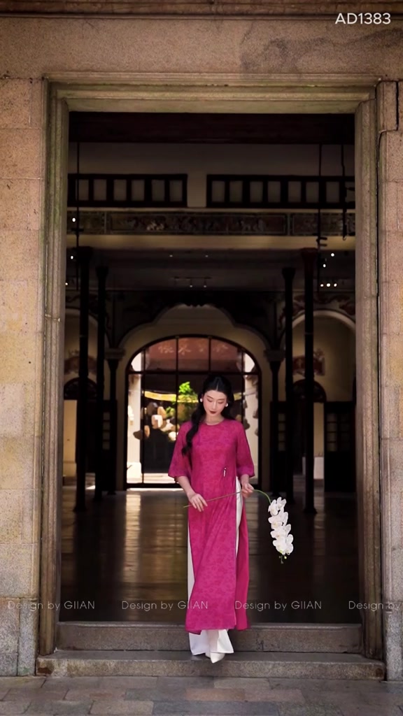 Áo dài cách tân nữ hoa nhí Giian dáng suông 4 tà thiết kế cổ tròn tay loe họa tiết in nổi đính nơ ngọc thủ công AD1383 | BigBuy360 - bigbuy360.vn