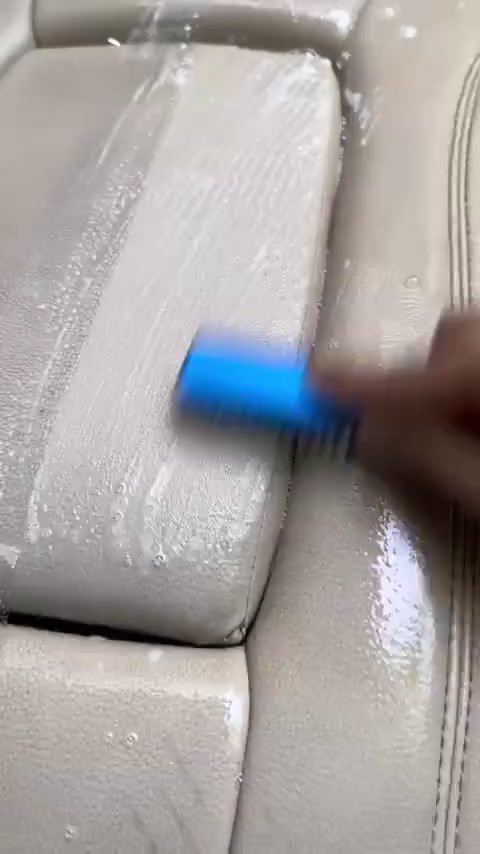 Chai Xịt Vệ Sinh Nội Ngoại Thất Ô Tô BIOVI 500ml Chính Hãng, Tặng Kèm Khăn Lau