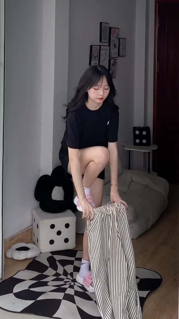 Quần Ống Rộng Kẻ Sọc Chất Liệu Đũi Xốp Siêu Mềm Mát Lên Form Xinh MA377 | BigBuy360 - bigbuy360.vn