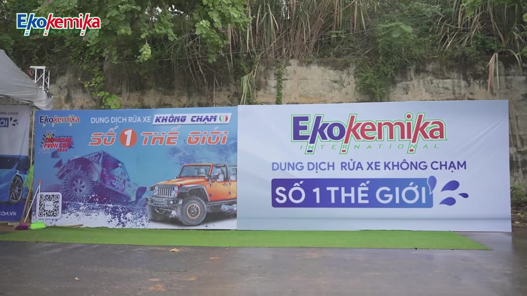 Nước Rửa Xe Không Chạm Ekokemiaka 1L (Chính Hãng)