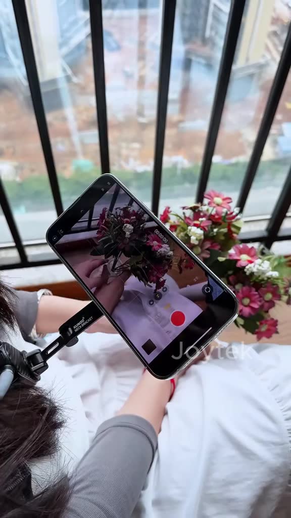 Giá Đỡ Điện Thoại Đeo Cổ Ngực Xoay 360°