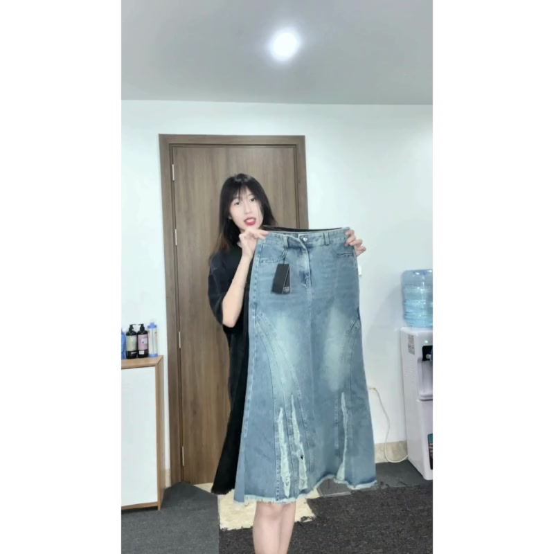 Chân váy đuôi cá dài chữ A SARAMIA váy jean bò dáng xòe cạp cao che bụng màu xanh V14 | BigBuy360 - bigbuy360.vn