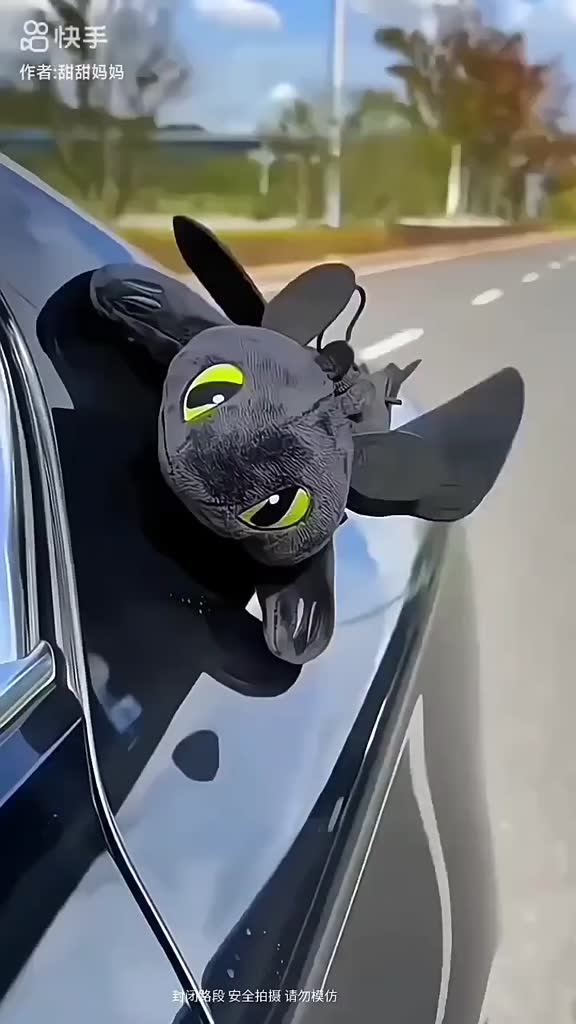 Rồng bay gắn nóc xe ô tô, xe máy