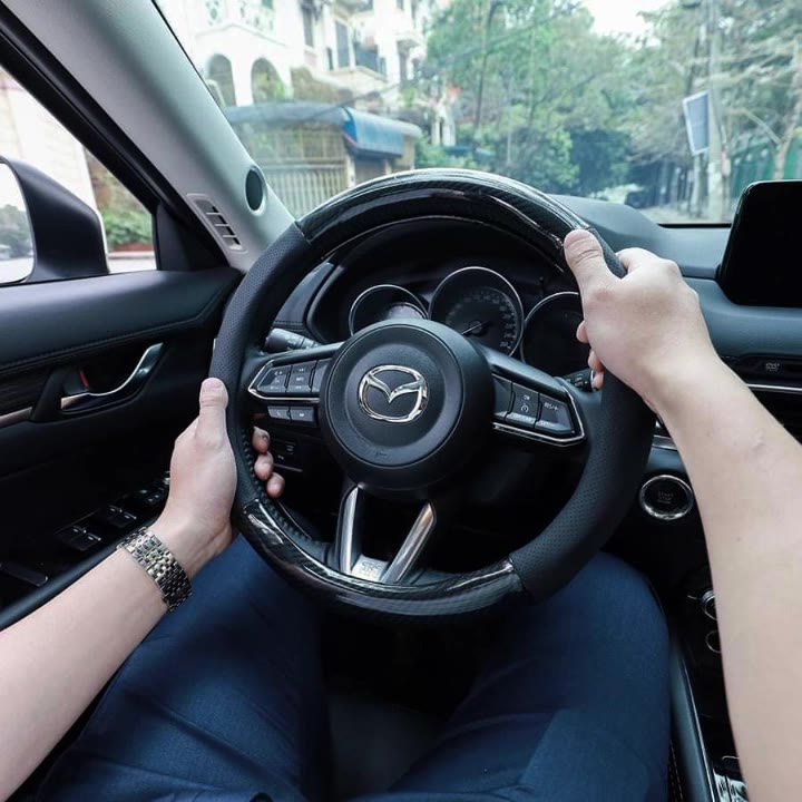 Bọc vô lăng CARBON phối da thoáng khí
