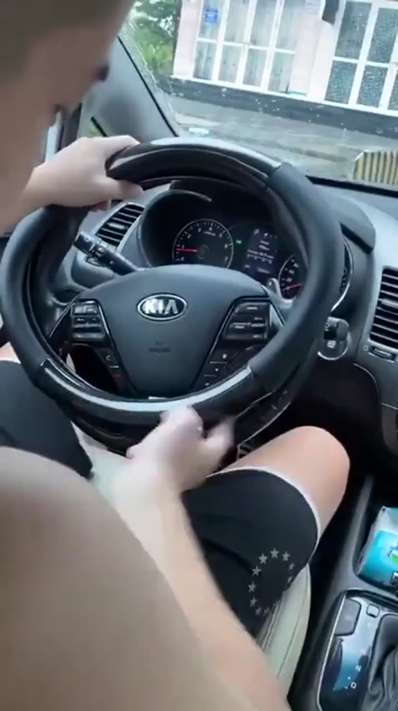 Bọc vô lăng carbon Sáu Sỹ