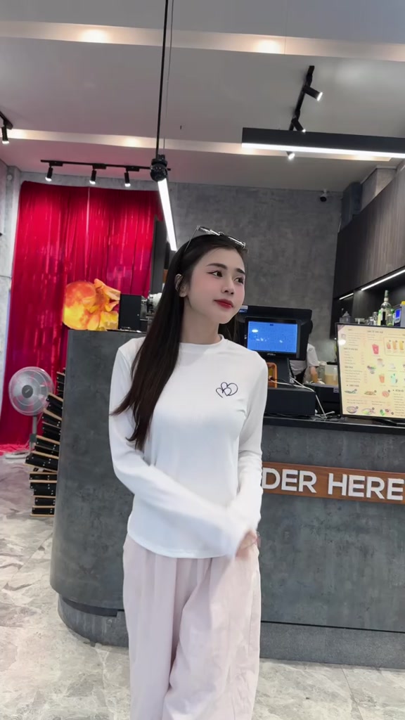 Áo dài tay xỏ ngón - Lista chất liệu tăm hàn ,phù hợp bốn mùa đi chơi ,đi du lịch ,ở nhà .sản phẩm có size từ 38 -78kg | BigBuy360 - bigbuy360.vn