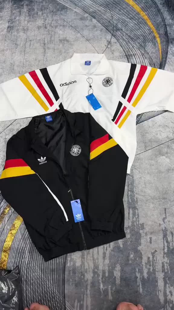 Áo khoác gió nam A Di Đát thêu logo tuyển đức