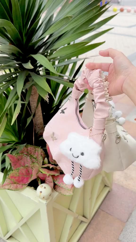 (Tặng Charm) Túi Xách Nữ Quai Rúm Đính Phụ Kiện Xinh Sắn Cầm Tay Đeo Chéo CUN444 | BigBuy360 - bigbuy360.vn