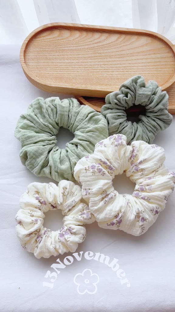 [SIÊU TO] Scrunchies Set Cột Tóc Vải Xô Muslin Hoạ Tiết Hoa Nhí Tím Xanh Size Lớn Phồng To Hot Trend | BigBuy360 - bigbuy360.vn
